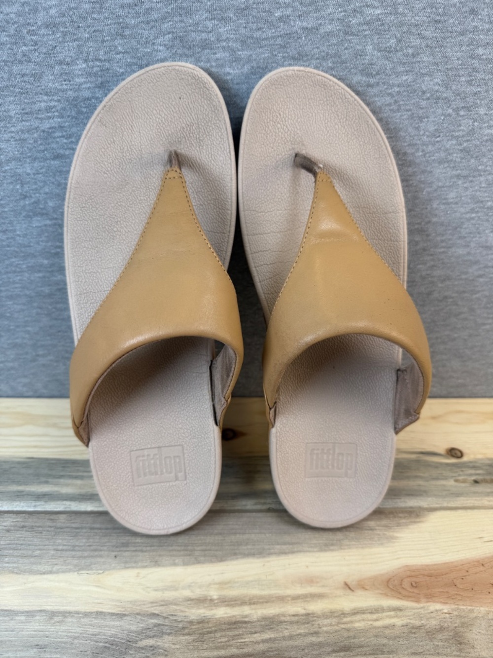 Fitflop Thong LuLu Cappuccino Leather Sandal Size 10 EU 42 Great Condition!